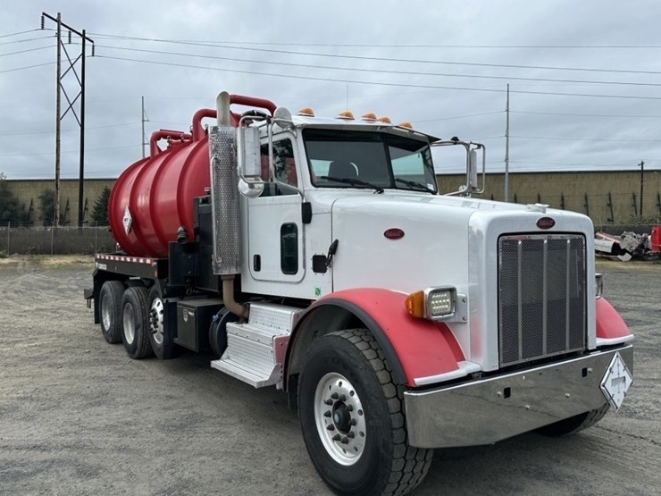 2011-peterbilt-365-image-7