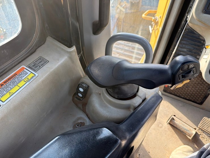 caterpillar-d6t-lgp-image-81