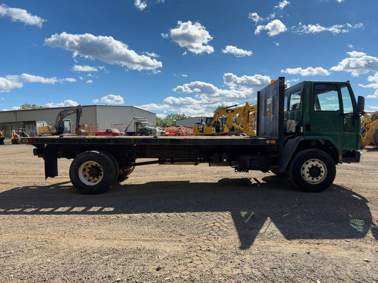 1988-ford-7000-image-6