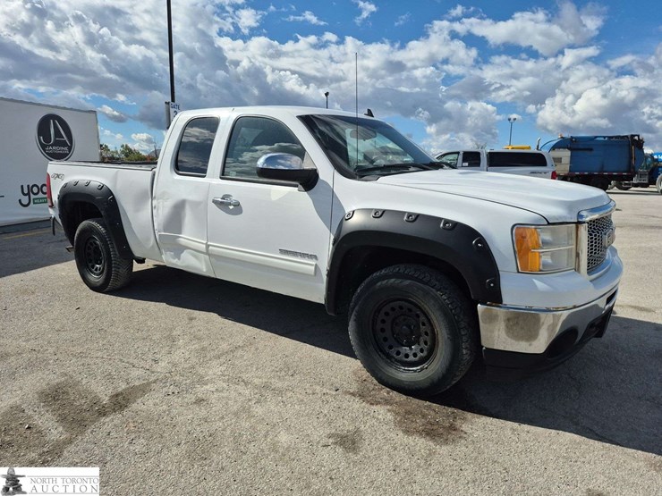 2011-gmc-sierra-1500-image-3