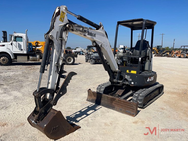 2021-bobcat-e26-image-3