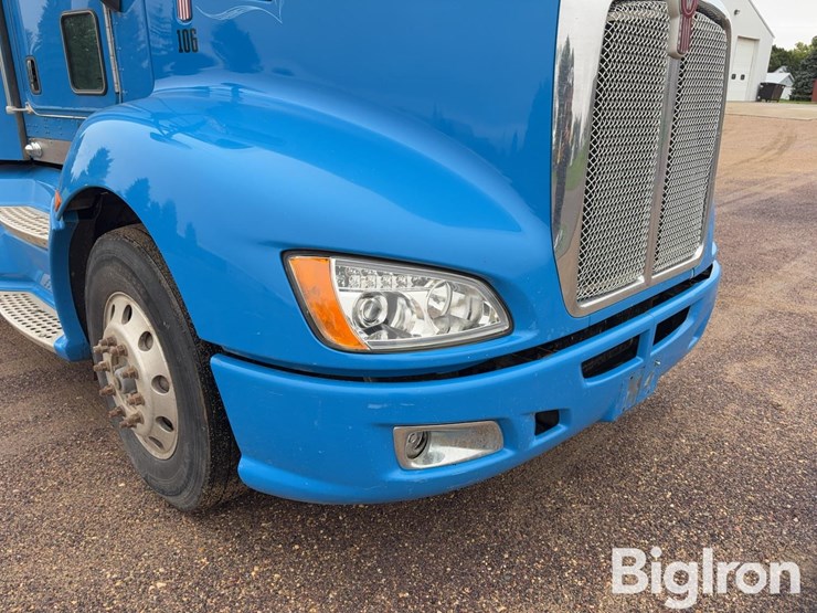 2013-kenworth-t660-image-12
