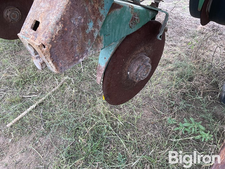 john-deere-7000-image-17