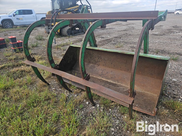 john-deere-158-image-1