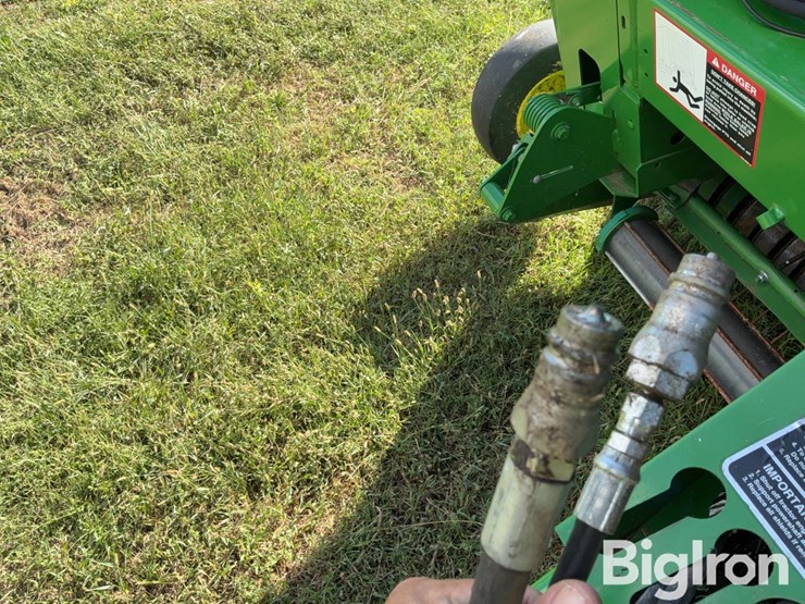 2015-john-deere-569-image-15