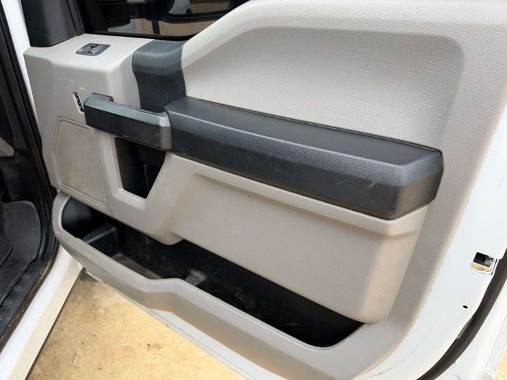 ford-f250-xl-image-17