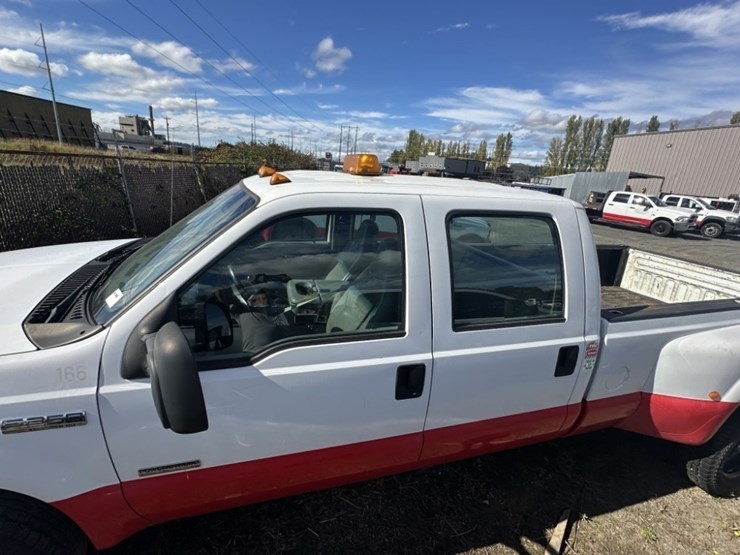 2005-ford-f350-xl-image-2