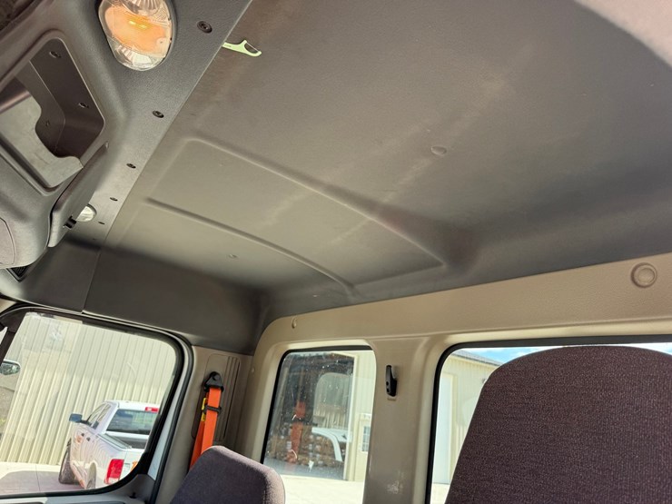 #1608-•-2019-freightliner-cascadia-single-axle-day-cab-image-32