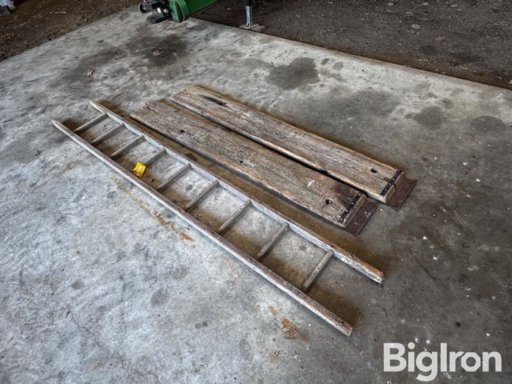 10'-wooden-ladder-&-7'-wooden-ramps-image-1