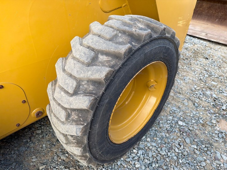 2023-caterpillar-226d3-image-63