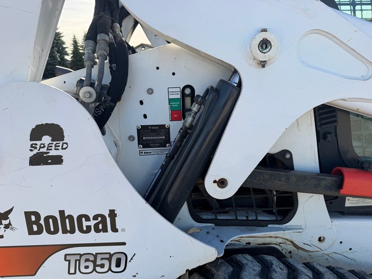 2019-bobcat-t650-image-25