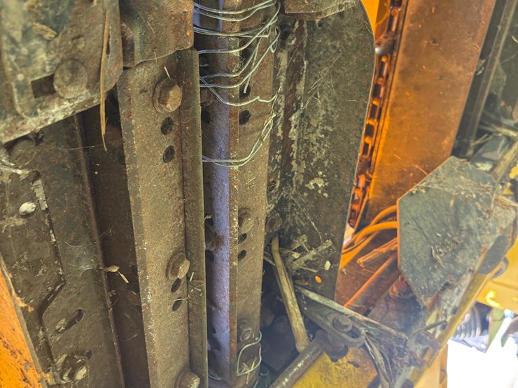 new-holland-98d-image-18