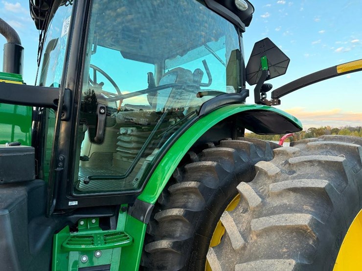 john-deere-6215r-image-16