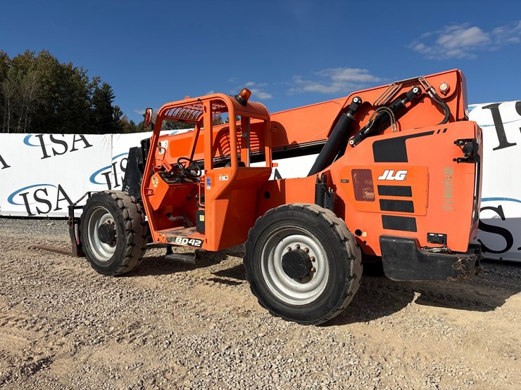 2019-jlg-8042-image-3