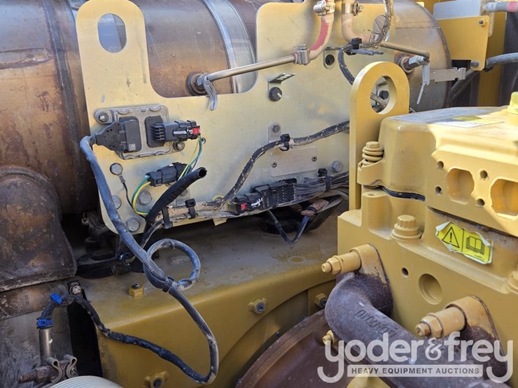 2022-caterpillar-336-image-55