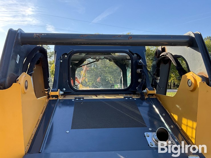 2019-deere-317g-image-9