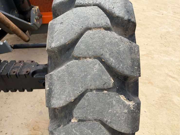 2009-jlg-g10-55a-image-25