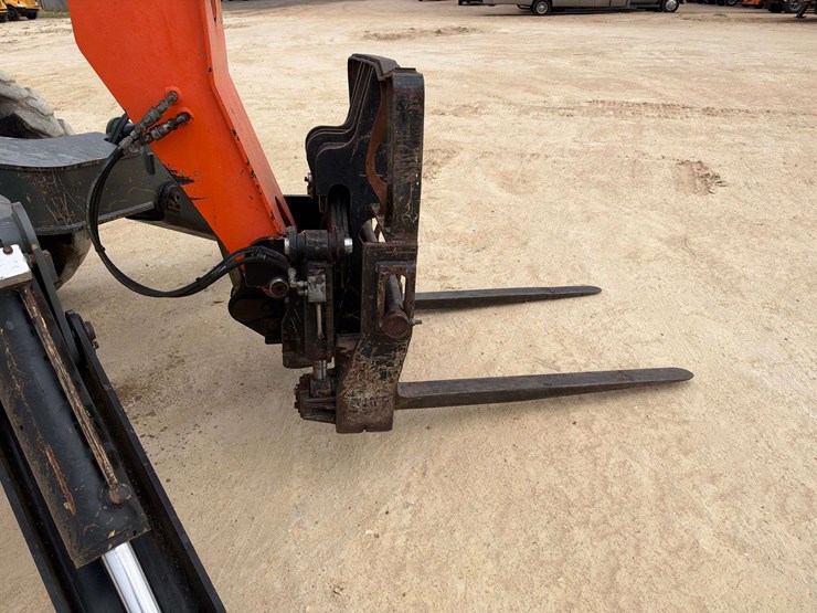 2009-jlg-g10-55a-image-21