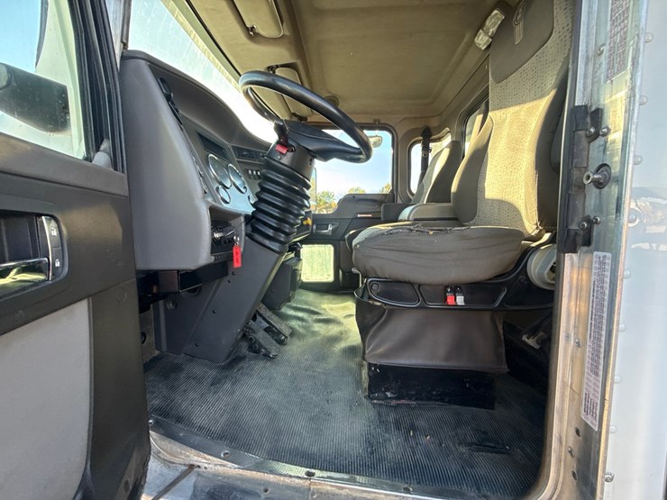 2020-kenworth-t270-image-46