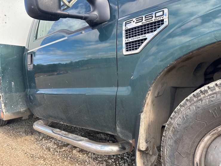 2009-ford-f350-image-13