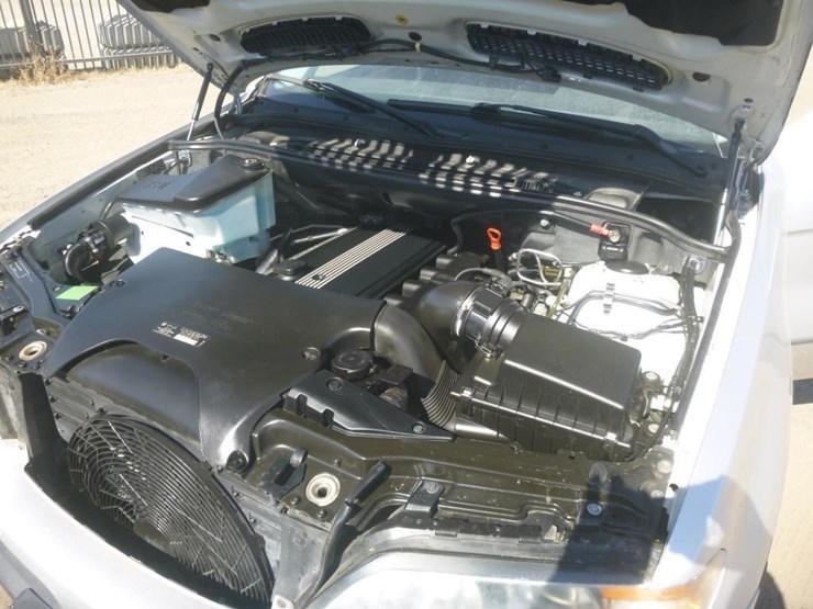 2005-bmw-x5-image-11