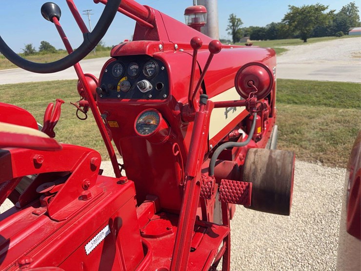 farmall-350-image-41