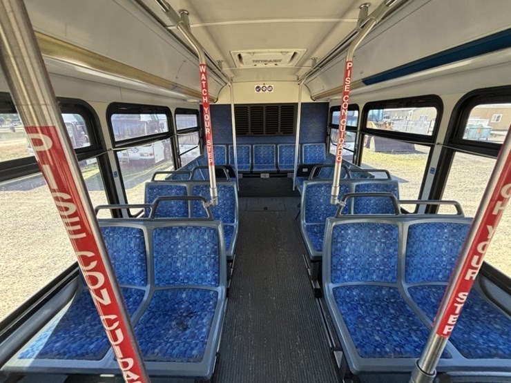 2010-gillig-35'-transit-bus-image-20