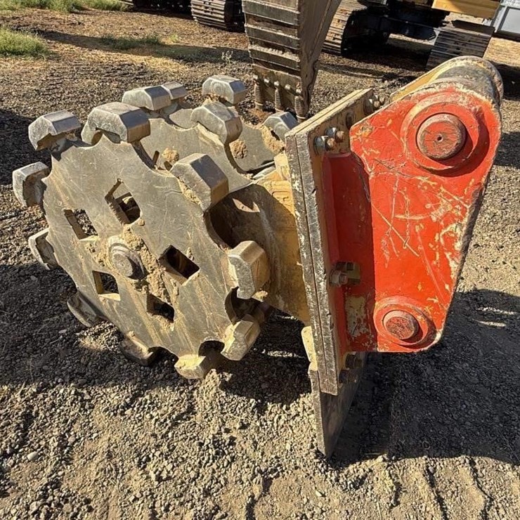 CATERPILLAR 24