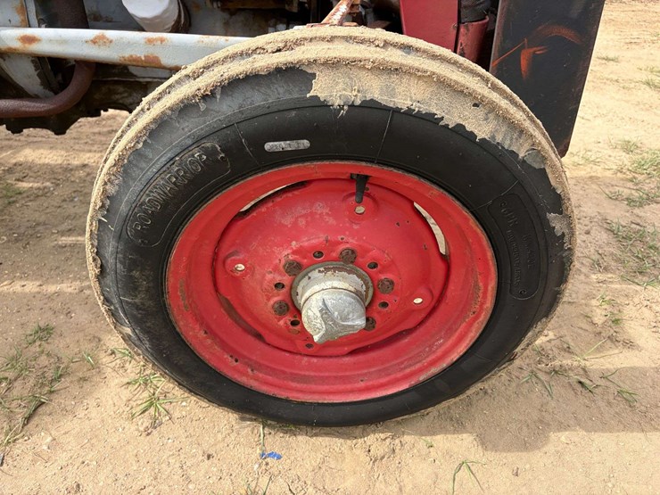 massey-ferguson-135-image-24
