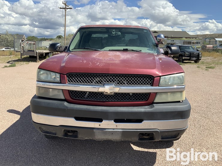 2004-chevrolet-silverado-2500-image-2