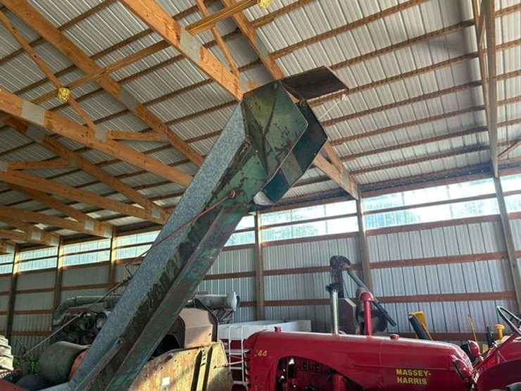 new-idea-2-wide-row-corn-picker-image-2