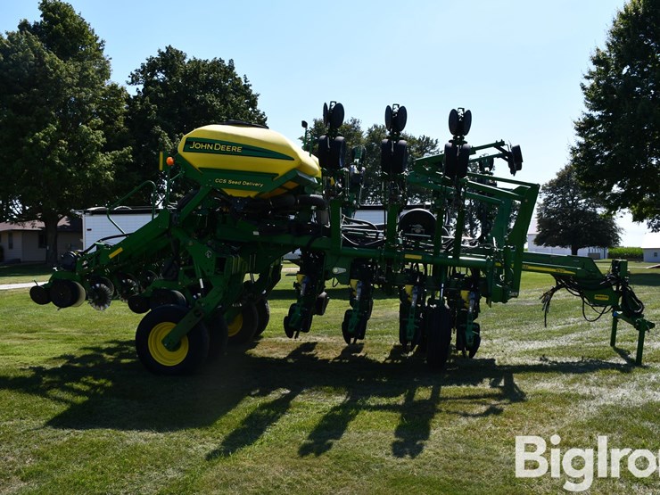2009-john-deere-1790-ccs-image-4