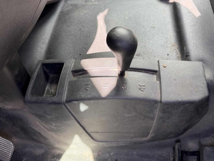2015-chevrolet-silverado-3500-image-27