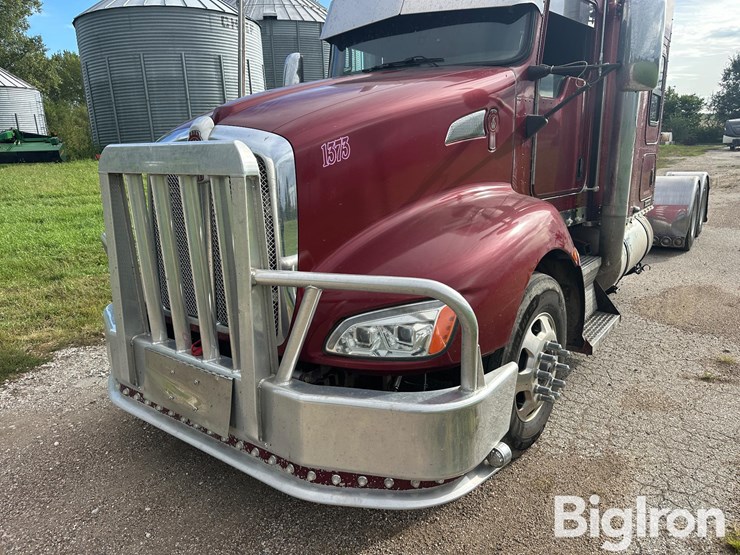 2013-kenworth-t660-image-12
