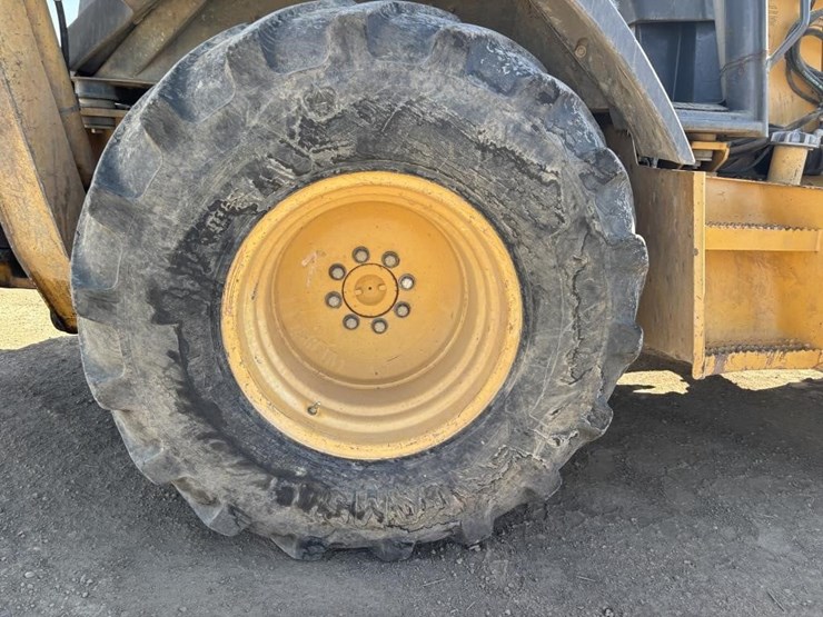 2005-deere-410g-image-23