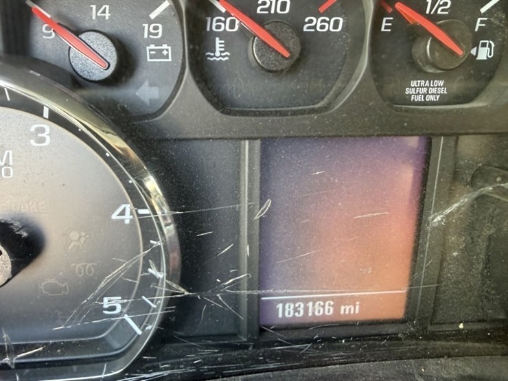 2017-chevrolet-silverado-3500-image-29