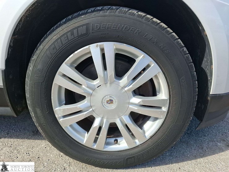 2011-cadillac-srx-image-19