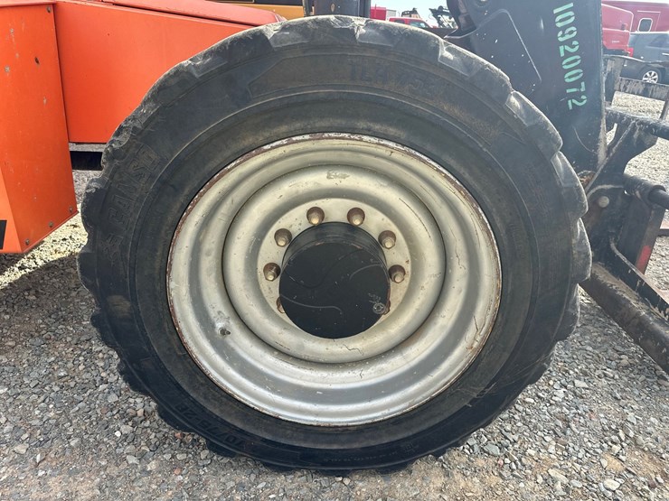 2019-jlg-8042-image-55