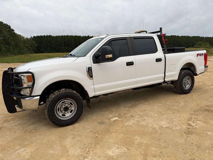 ford-f250-xl-image-1