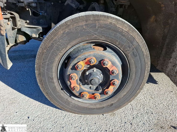 2018-freightliner-m2-106-image-16