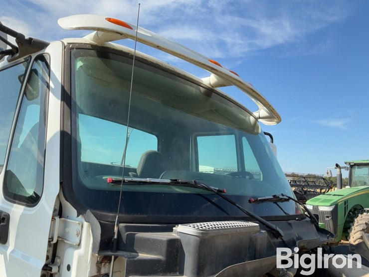2011-international-prostar-image-19