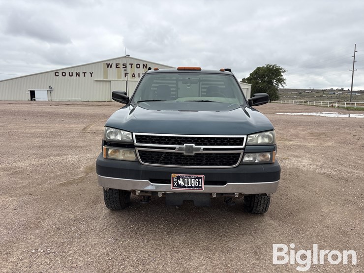 2007-chevrolet-3500-image-2