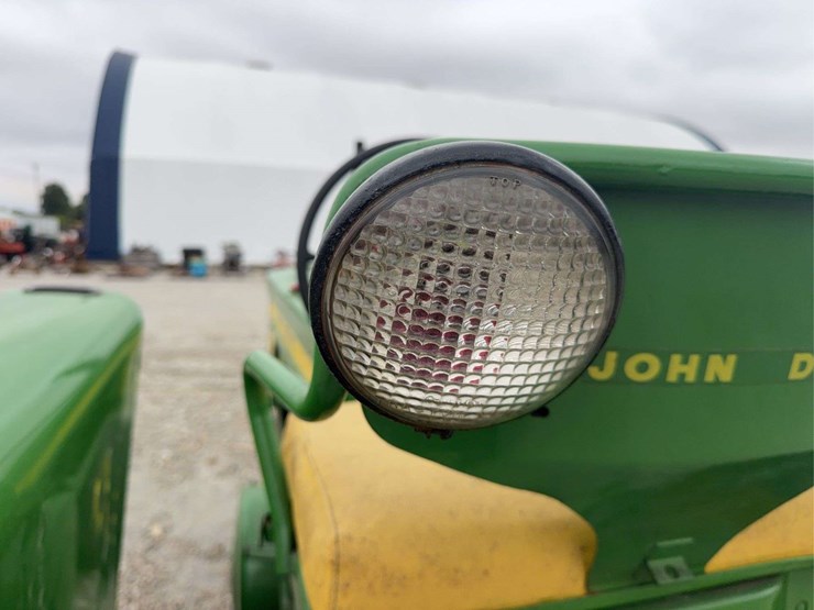 1957-john-deere-520-image-38