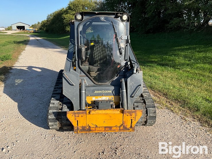 2019-deere-317g-image-2