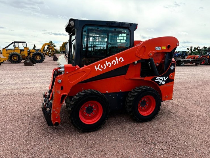 kubota-ssv75-image-1