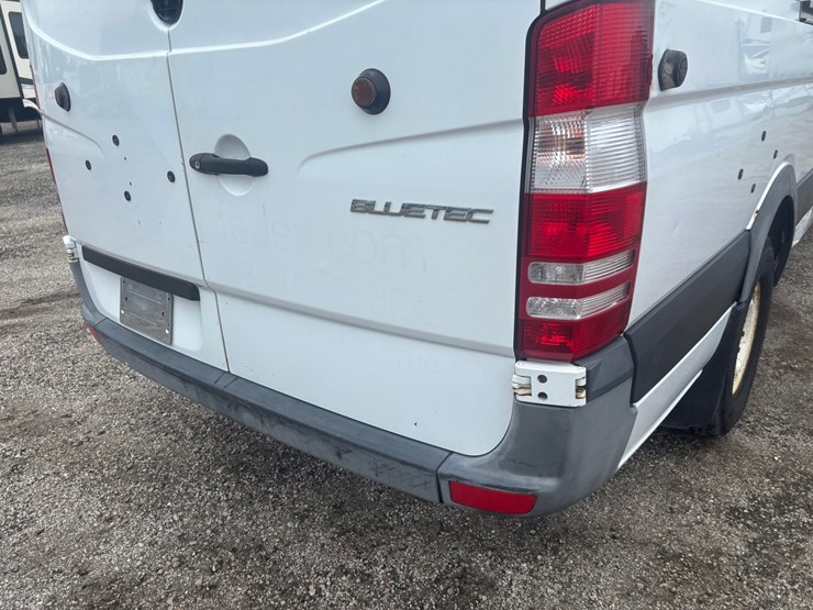 #2333-•-2014-mercedes-sprinter-van-image-25
