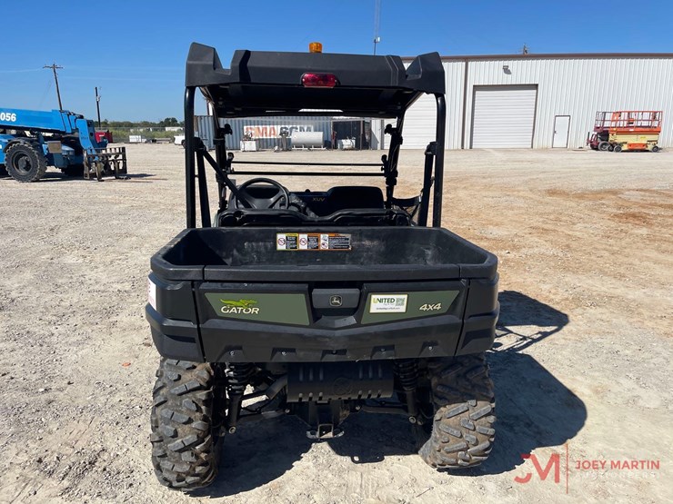 2024-john-deere-gator-image-4