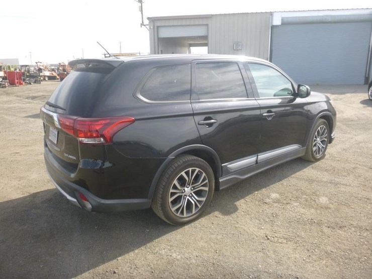2016-mitsubishi-outlander-image-3