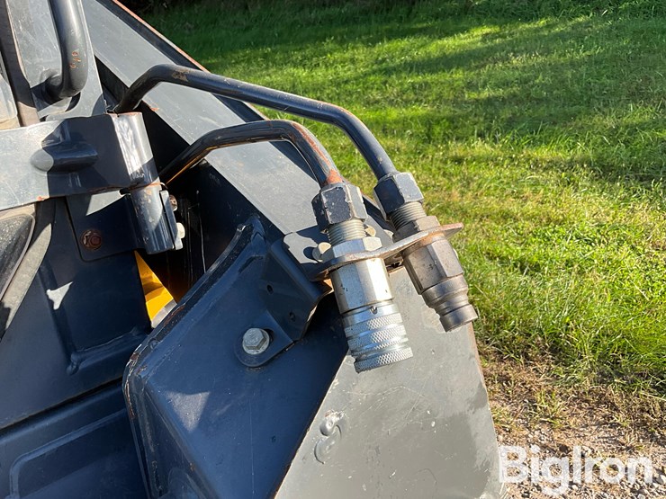 2019-deere-317g-image-12