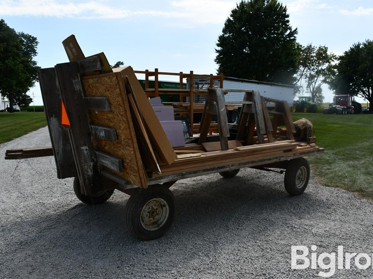 hayrack-w/-contents-image-5